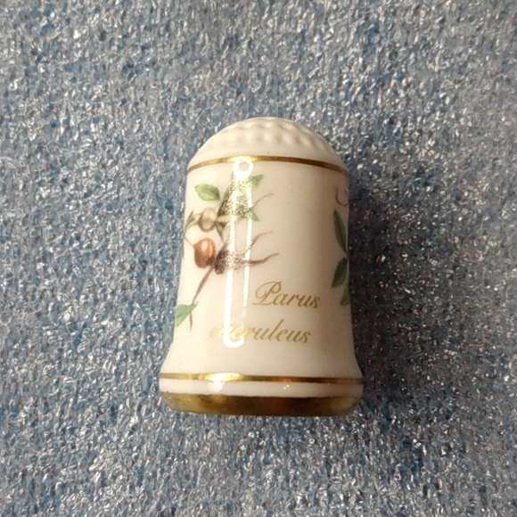 Franklin Porcelain 1979 Thimble Birds Flowers Blue Tit Parus Caeruleus - Picture 2 of 4